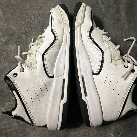 Jordan Classic White and Black Kids Sneakers - Picture 4 of 6
